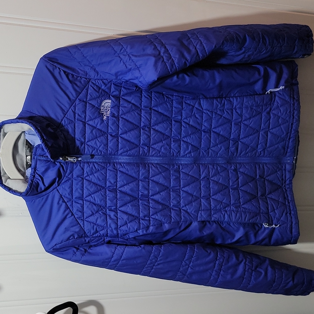 Womens The North Face blue quilted puffer jacket medium